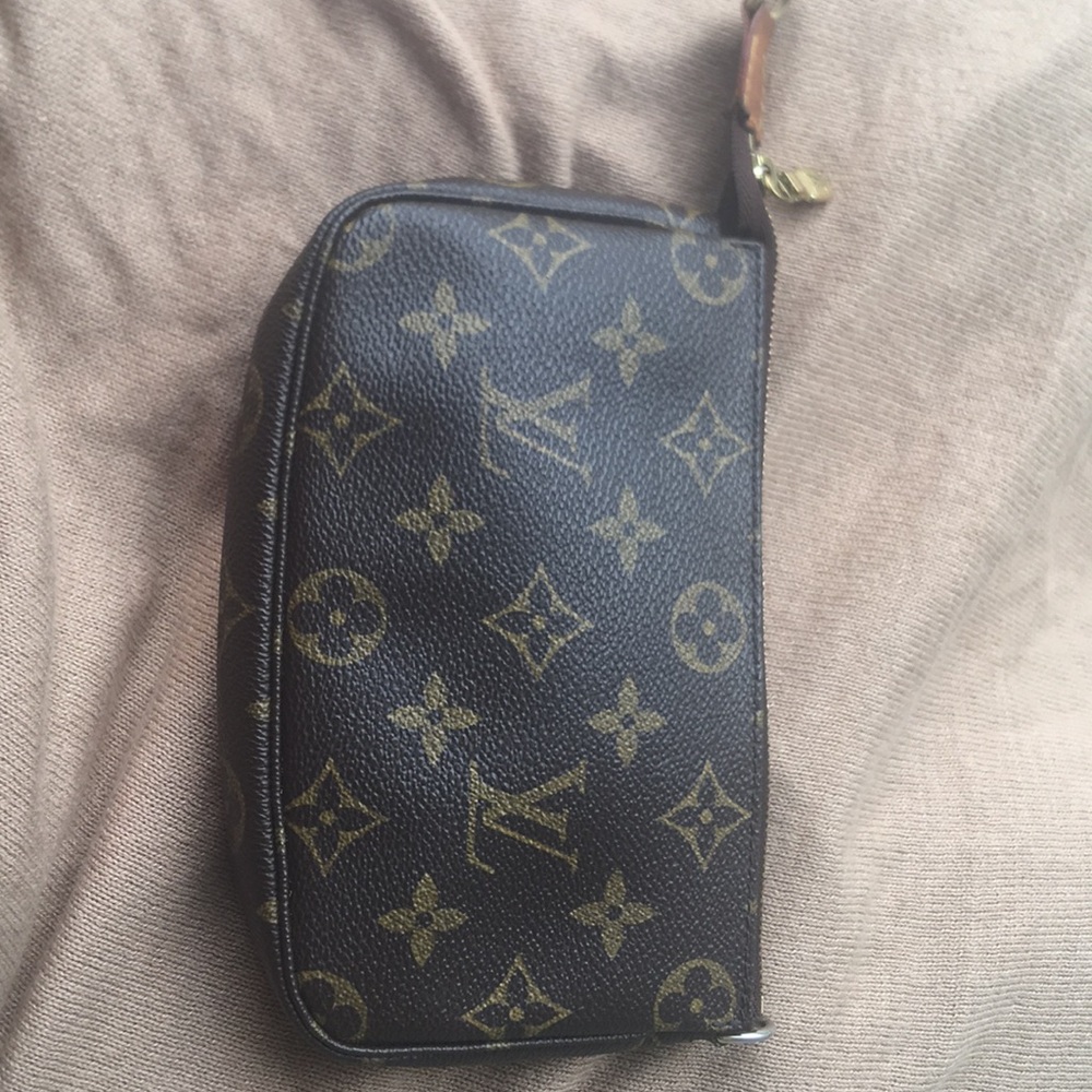 Louis Vuitton pochette from bucket bag